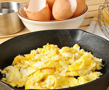 Eggs in a skillet